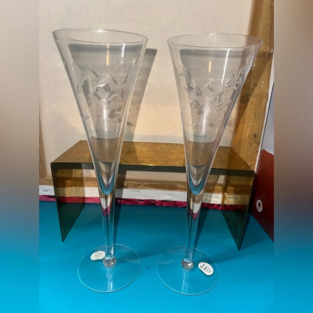 Princess House Heritage champagne toasting flutes. Set of 2. - Picture 4 of 5